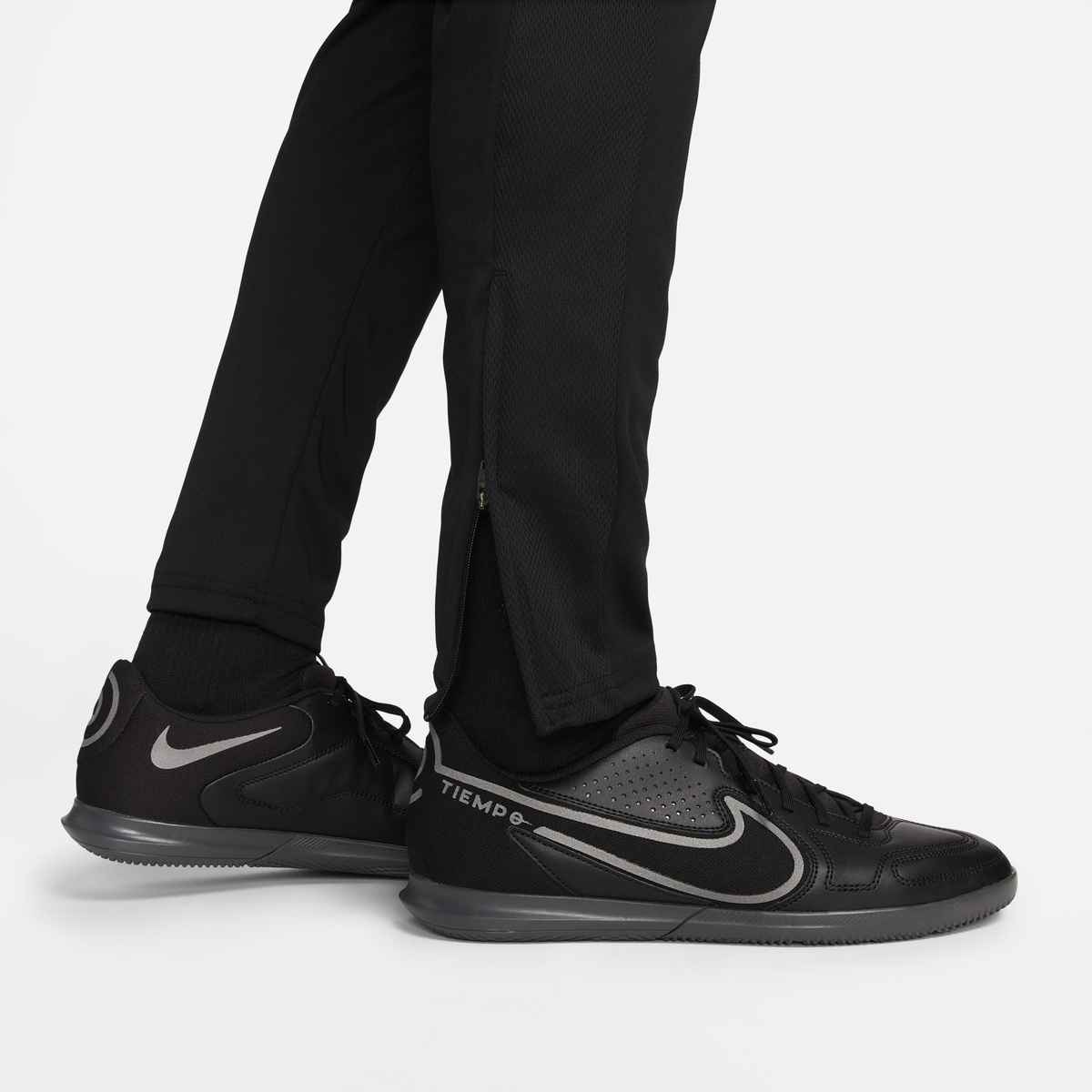 【在庫処分セール】ナイキ DRI-FIT アカデミー23 ニットパンツ dr1666 サッカージャージ ユニフォーム トレーニングウェア サッカーパンツ シャツ ジャケット キッズサッカーウェア メンズ レディース 人気