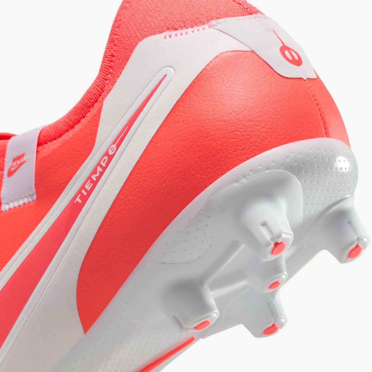 ナイキ ティエンポ レジェンド 10 PRO HG 大人用 サッカースパイク NIKE dv4332-800 サッカースパイク 軽量 フィット感 人工芝 天然芝 メンズ サッカースパイク人気 スポーツ アパレル