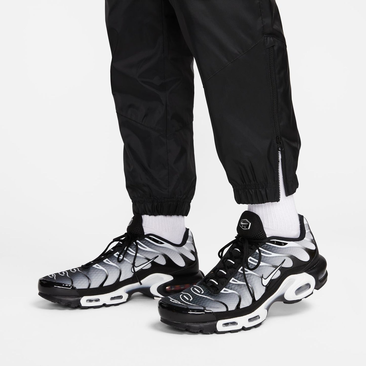 ナイキ NIKE ウインドブレーカー パンツ WR ウーブン パンツ DX0654-011 ナイキアパレル ナイキウェア スポーツウェア トレーニングウェア ナイキジャケット パーカー Tシャツ レディース メンズ