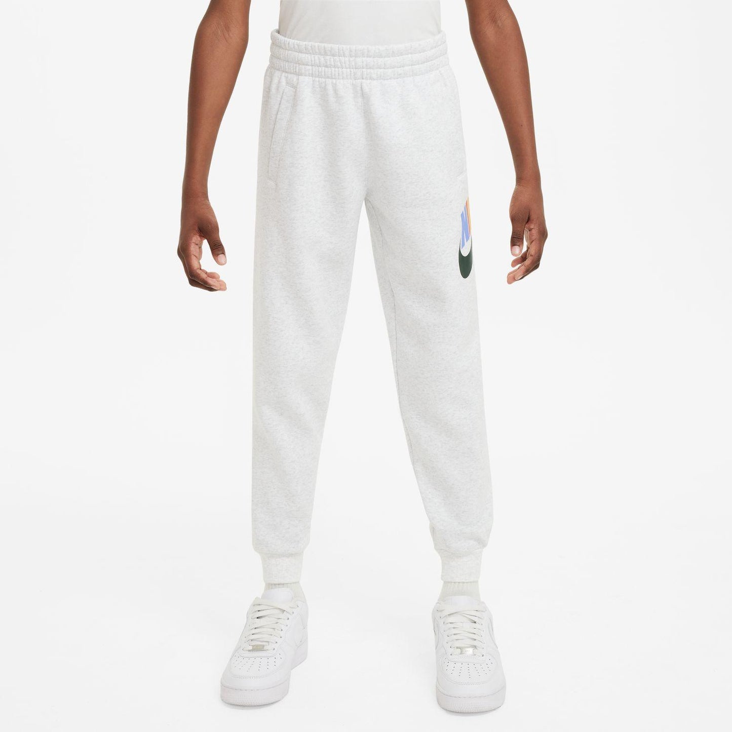 ナイキ NIKE NSW ハイブリッド クラブ フリース ジョガーパンツ FD2995-051 ボトムス キッズ パンツ Kids 白 ロゴ プリント カラフル 起毛 保温 防寒