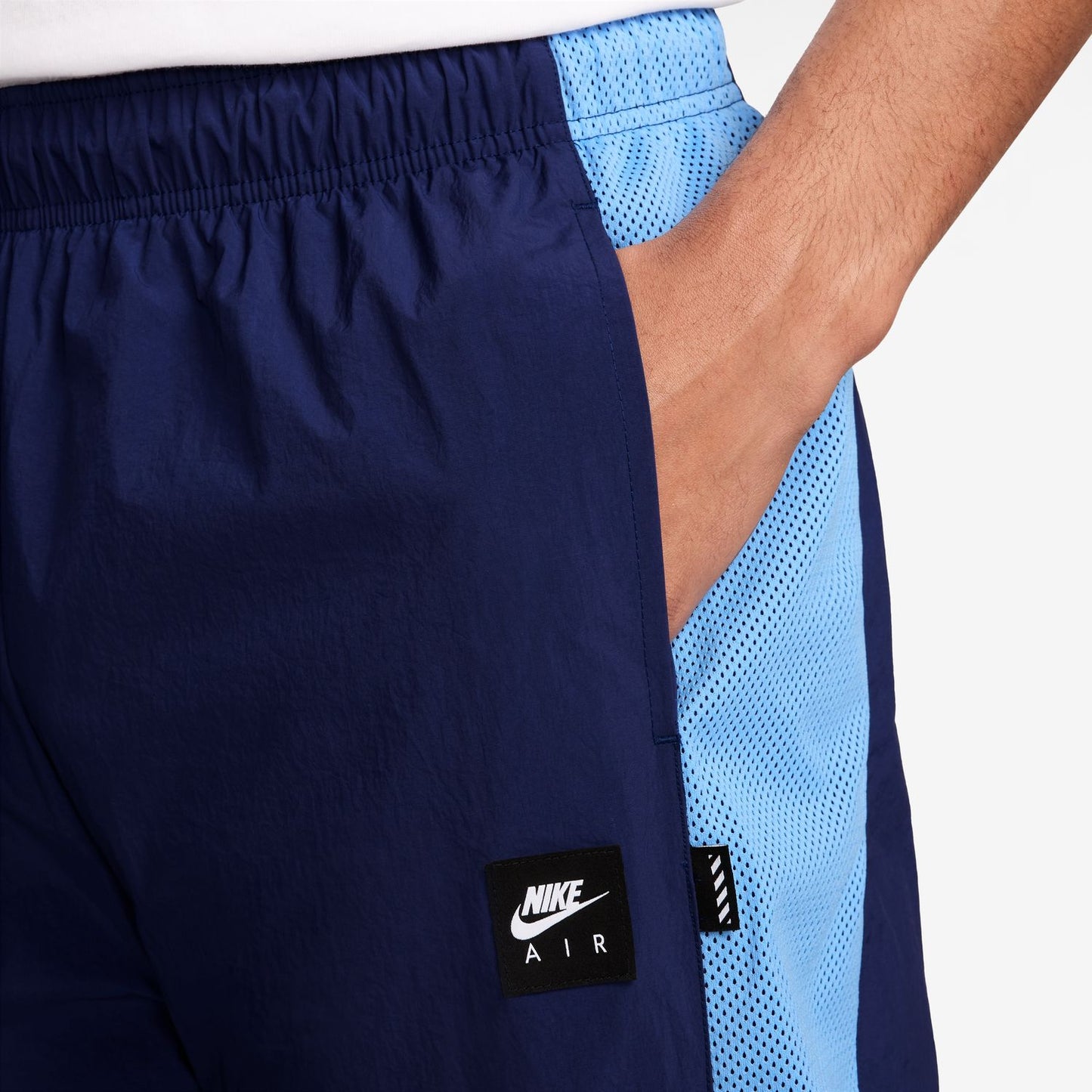 ナイキ NIKE ウインドブレーカー パンツ NSW NIKEAIR ウーブンパンツ HJ0286 ナイキアパレル ナイキウェア スポーツウェア トレーニングウェア ナイキジャケット パーカー Tシャツ レディース メンズ ブランド ファッション