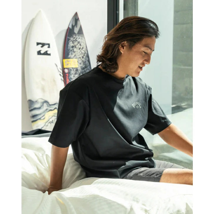 BILLABONG メンズ 【A/DIV.】 PREMIUM SILKETE SMOOTH TEE Tシャツ 【HALF SLEEVE FIT】 【2025年春夏モデル】 夏コーデ 夏服 人気 アウトドア ウェア 夏 ジム ウェア メンズ / レディース / キッズ UVカット 25ssビラボン bf011303