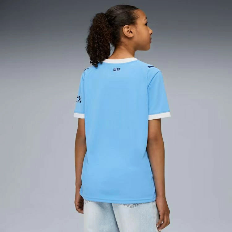 プーマ ジュニア マンチェスター・シティ 25/26 ホーム レプリカユニフォーム サッシュデザイン キッズ 子供用 PUMA Manchester City サッカーシャツ 780341