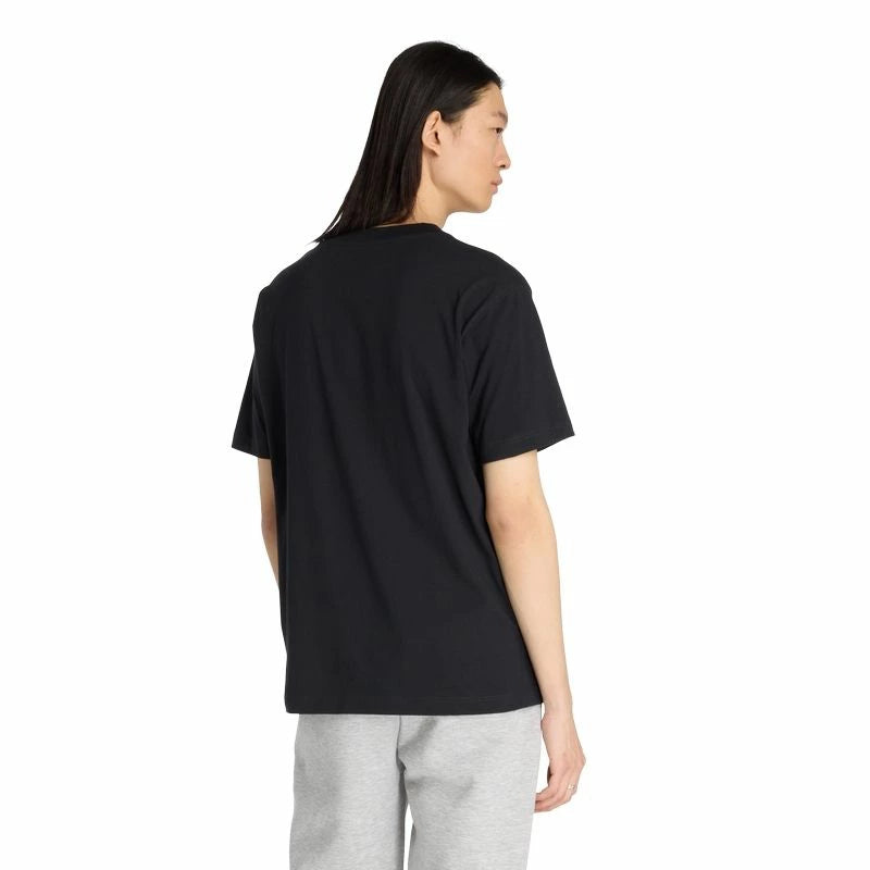 ニューバランス メンズ Tシャツ MT53936 BK ブラック 半袖Tシャツ Chicken Or Newbie コットン100% グラフィック ロゴ アパレル ライフスタイル mt53936-bk