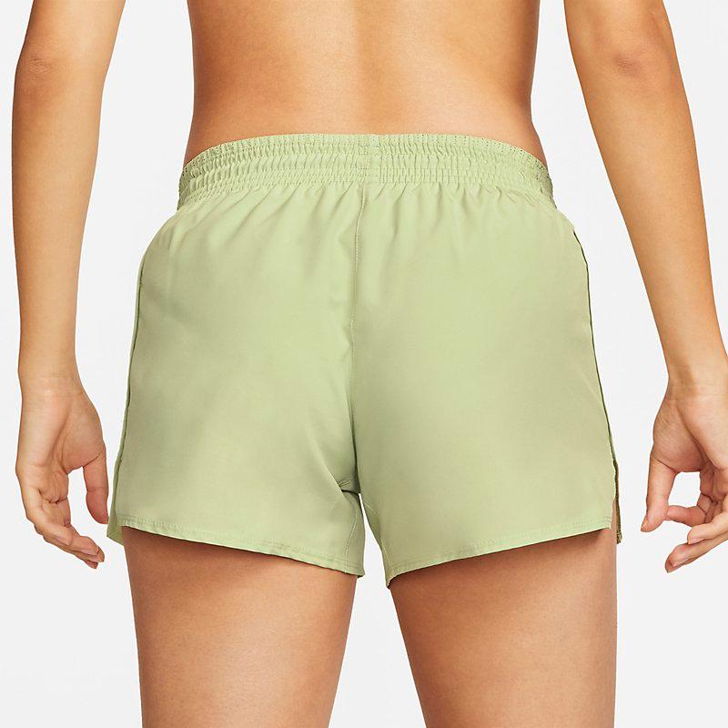 【在庫処分セール】 ナイキ NIKE DM7774-371 ウィメンズ スウッシュ ラン ショート ランニング ショートパンツ 陸上 トラック 短距離 インナー付き 調整ウエスト ポケット付き オリーブオーラ×ホワイト dm7774-371