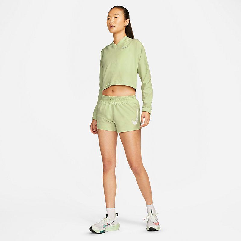 【在庫処分セール】 ナイキ NIKE DM7774-371 ウィメンズ スウッシュ ラン ショート ランニング ショートパンツ 陸上 トラック 短距離 インナー付き 調整ウエスト ポケット付き オリーブオーラ×ホワイト dm7774-371