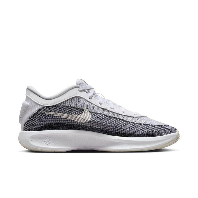 【在庫処分セール】NIKE ナイキ G.T. ハッスル アカデミー EP バスケットボールシューズ FJ7808-100 ホワイト ブラック ライトボーン メンズ レディース バッシュ 屋外コート対応 fj7808-100