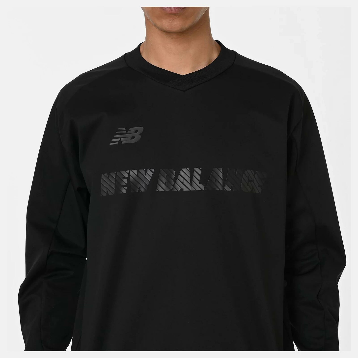 ニューバランス NEW BALANCE Black Out Stretch Bonding Top ブラックアウト ストレッチ ボンディング トップ 防風 撥水 裏起毛 トレーニング スポーツ メンズ AMP55267 amt55267-bk