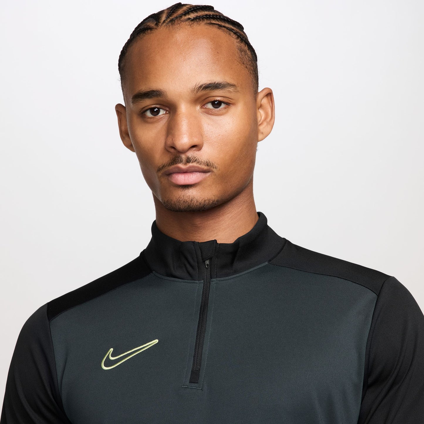 ナイキ NIKE メンズ サッカーウェア ドライフィット アカデミー ドリルトップ HJ3784-390 トレーニングウェア Dri-FIT 吸汗速乾 1/4ジップ スリムフィット サムホール ブラック×グリーン hj3784-390