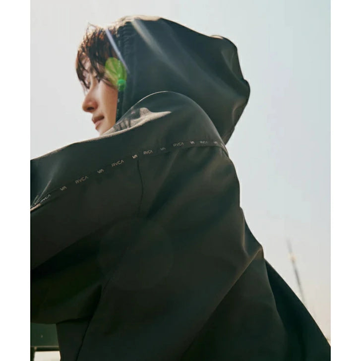 RVCA ルーカ ジャケット レディース MINI RVCA TECH JACKET BF044750 ブラック 黒 撥水 ストレッチ ソフトシェル フーディー 2025年秋冬モデル bf044750
