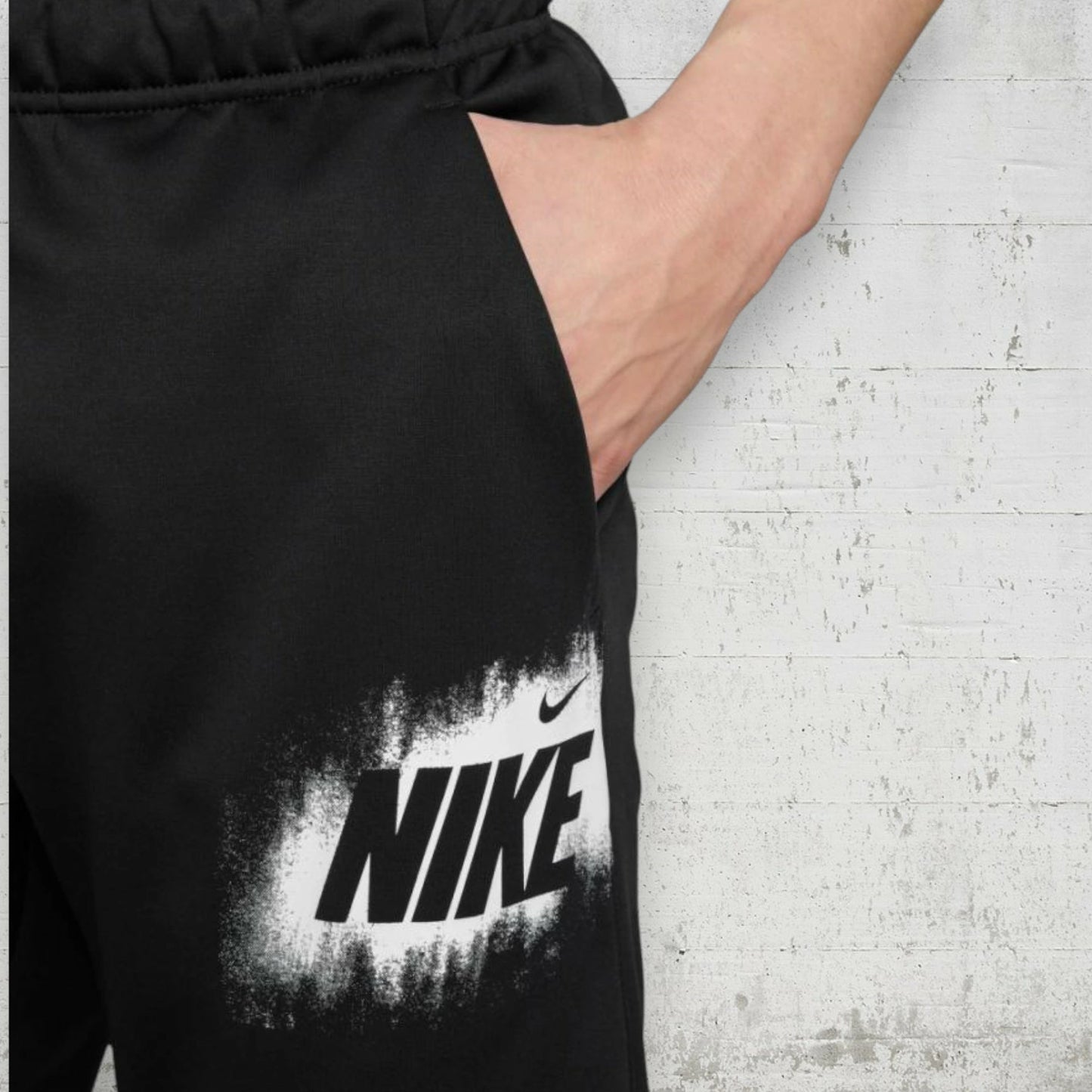 ナイキ NIKE パンツ メンズ Therma-FIT フリース ジョガー パンツ GFX HV4066 トレーニング スポーツウェア 裏起毛 防寒 ボトムス 長ズボン ブラック ブルーグレー ジム ランニング hv4066