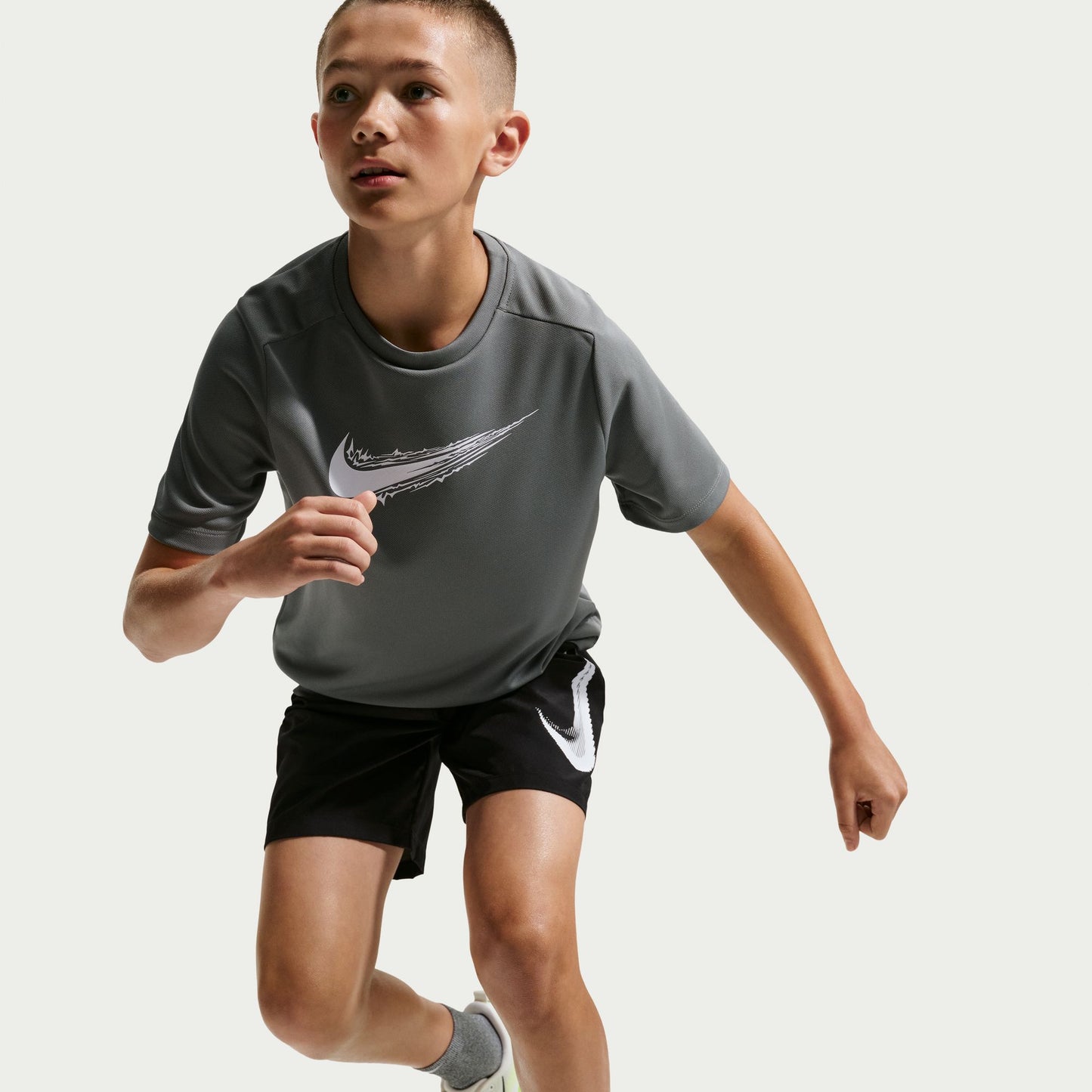 ナイキ YTH マルチ リフレッシュ ショート IO0736-010 NIKE キッズ ハーフパンツ ジュニア ショートパンツ ブラック スポーツウェア io0736-010