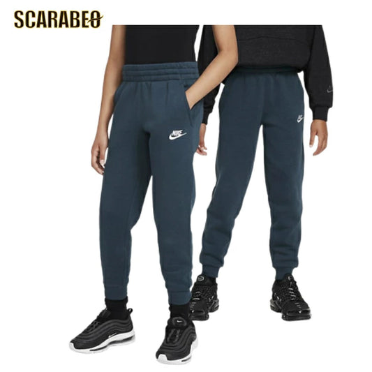 ナイキ キッズ スウェットパンツ ジュニア NIKE クラブ フリース ジョガーパンツ FD3008-328 裏起毛 ロングパンツ 130-170cm 子供服 保温 スポーツ カジュアル グリーン 緑 秋冬　fd3008-328