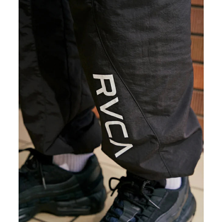 RVCA メンズ MIL NYLON PT ロングパンツ ナイロンパンツ 撥水 防風 軽量 アウトドア スポーツ BLK 2025秋冬モデル BF042705 bf042705