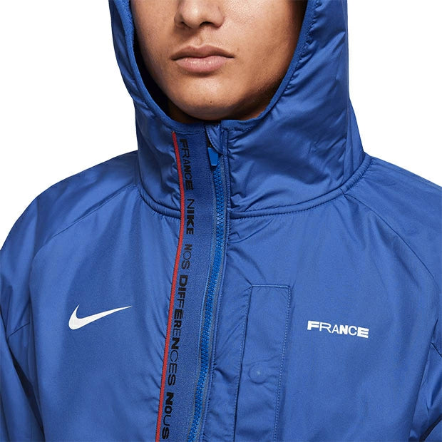 ナイキ フランス代表 2022 ウィンターライズド AWF ジャケット ブルー ゲームロイヤル/ホワイト メンズ サッカー NIKE FRANCE WINTERIZED AWF JACKET 防寒 撥水 フリース 裏地付き dh4890-480