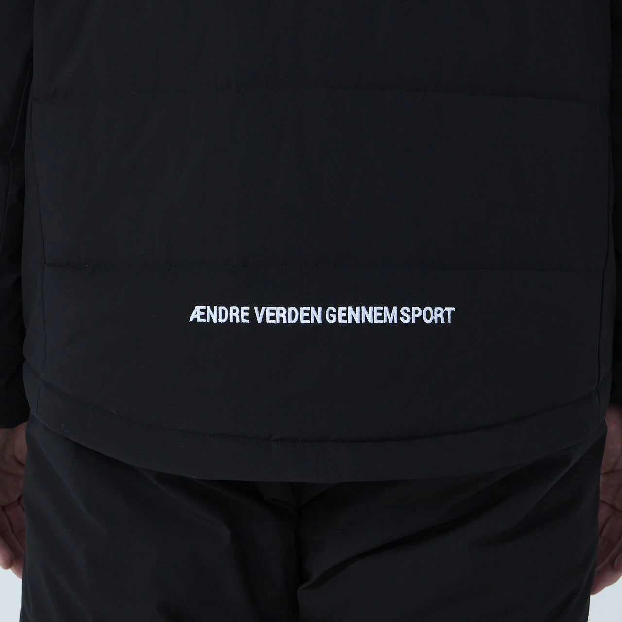 ヒュンメル ジャケット メンズ パデットサーモジャケット HAW2192 撥水 防風 保温 制電 ストレッチ 中綿 ウィンター アウター hummel サッカー フットサル ブラック ネイビー haw2192