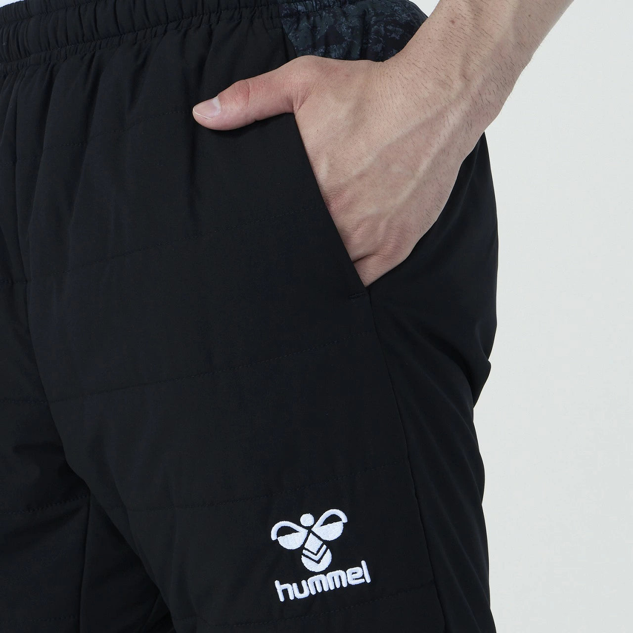 ヒュンメル パンツ パデットサーモパンツ HAW2192P メンズ レディース 撥水 防風 保温 制電 中綿 ウィンター ストレッチ ジャージ ボトム アウター hummel ブラック ネイビー haw2192p