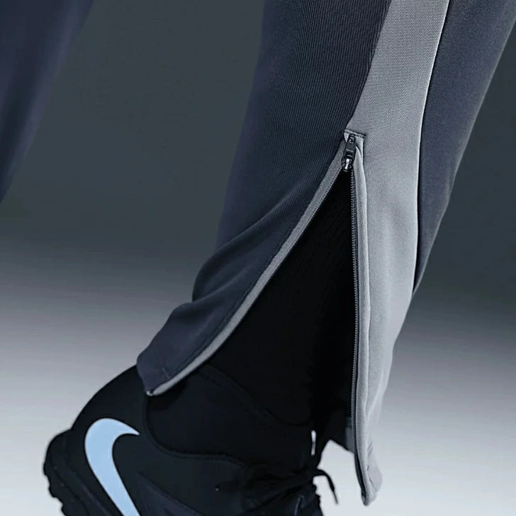 ナイキ NIKE ウィンターウォーリア Therma-FIT アカデミー KPZ パンツ メンズ サッカー トレーニング 防寒 フリース 裏起毛 冬用 ダークブルー×グレー fb6815-437