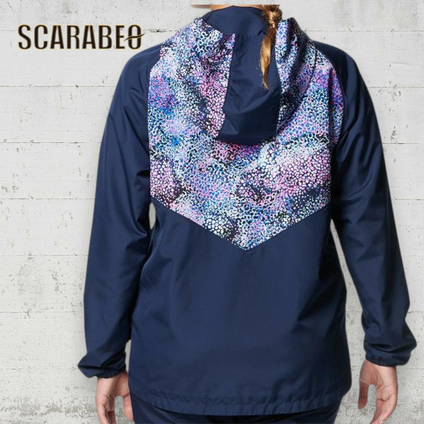 アンダーアーマー レディース ウィンドブレーカー 撥水 裏メッシュ ジャケット 137543 UNDER ARMOUR スポーツウェア アウター トレーニング ランニング ジム ミッドナイトネイビー ペースピンク 1375431