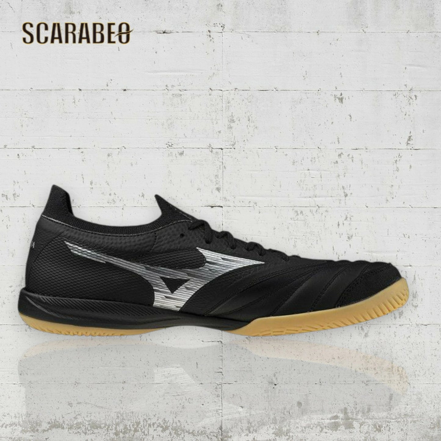 ミズノ フットサルシューズ モレリア ネオ SALA β JAPAN IN ブラック ギャラクシーシルバー Q1GA241003 メンズ インドア MORELIA NEO サラ ベータ インドア用 軽量 天然皮革 βメッシュ クッション性 高グリップ q1ga241003