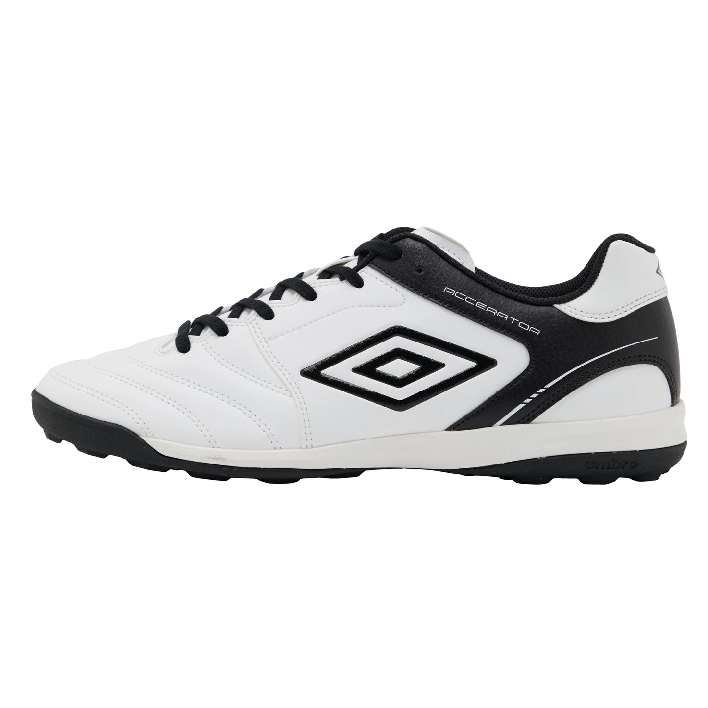 アンブロ アクセレイター TR WIDE umbro ACCERATOR 2026年春夏 トレーニングシューズ 人工芝対応 ワイド 幅広 天然芝 土 ホワイト ブラック uf6scst3m