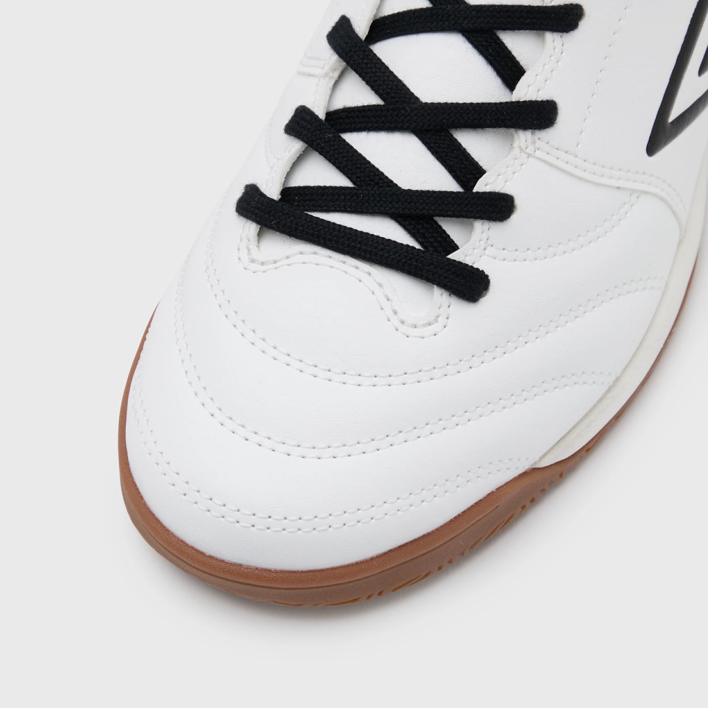 アンブロ アクセレイター サラ WIDE IN umbro ACCERATOR フットサルシューズ インドア 室内用 幅広 ワイド WHITE/BLACK/BLACK uf6scsf2m