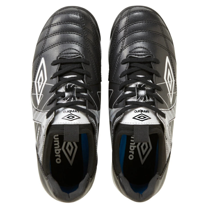 umbro アンブロ アクセレイター TR JR WIDE ジュニア トレーニングシューズ サッカー ACCERATOR 幅広 ワイド 少年用 BKWH uf5sfct2j