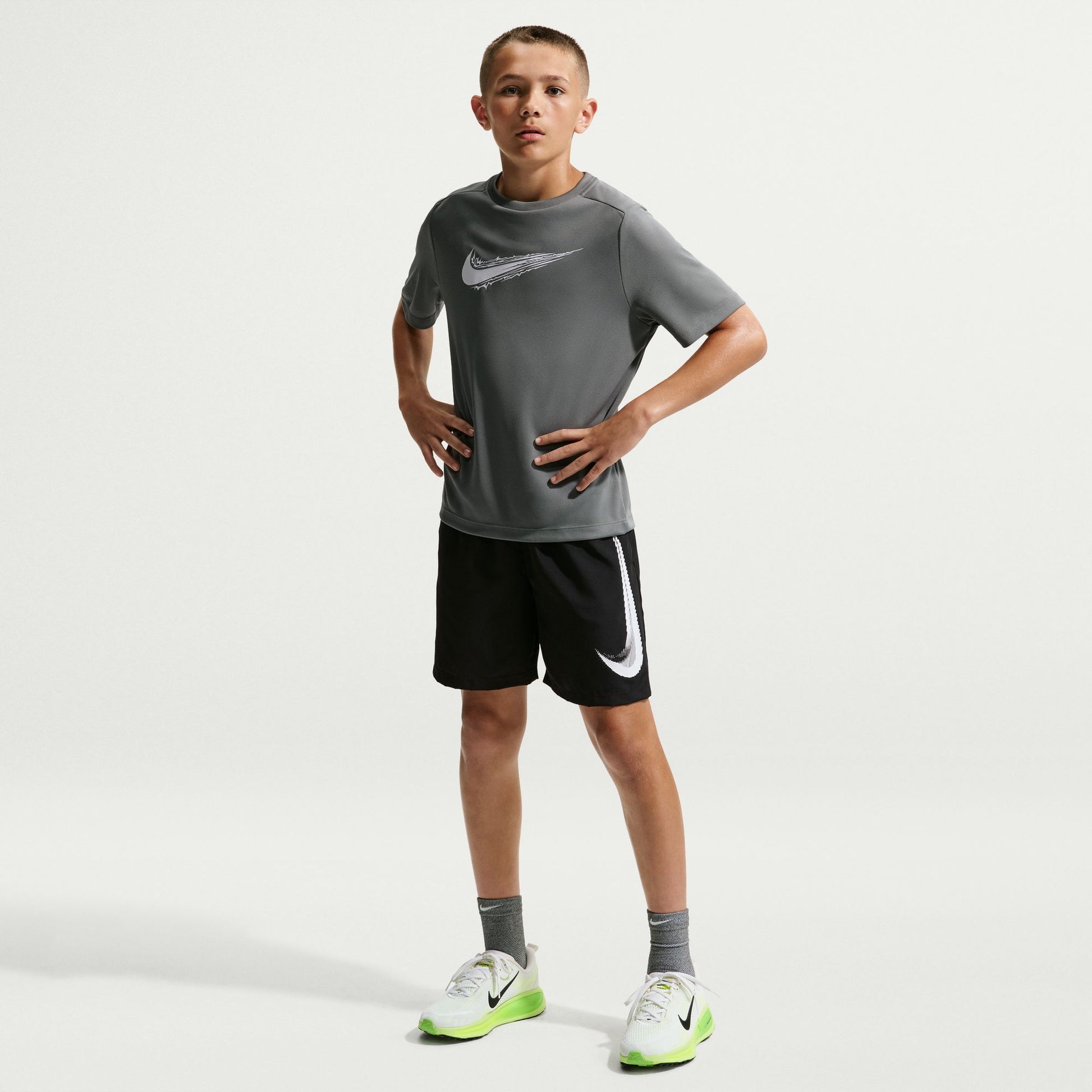 ナイキ YTH マルチ リフレッシュ ショート IO0736-010 NIKE キッズ ハーフパンツ ジュニア ショートパンツ ブラック スポーツウェア io0736-010