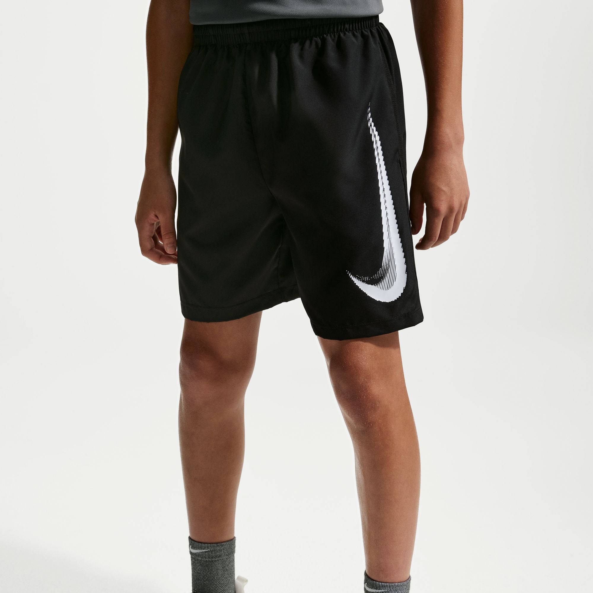 ナイキ YTH マルチ リフレッシュ ショート IO0736-010 NIKE キッズ