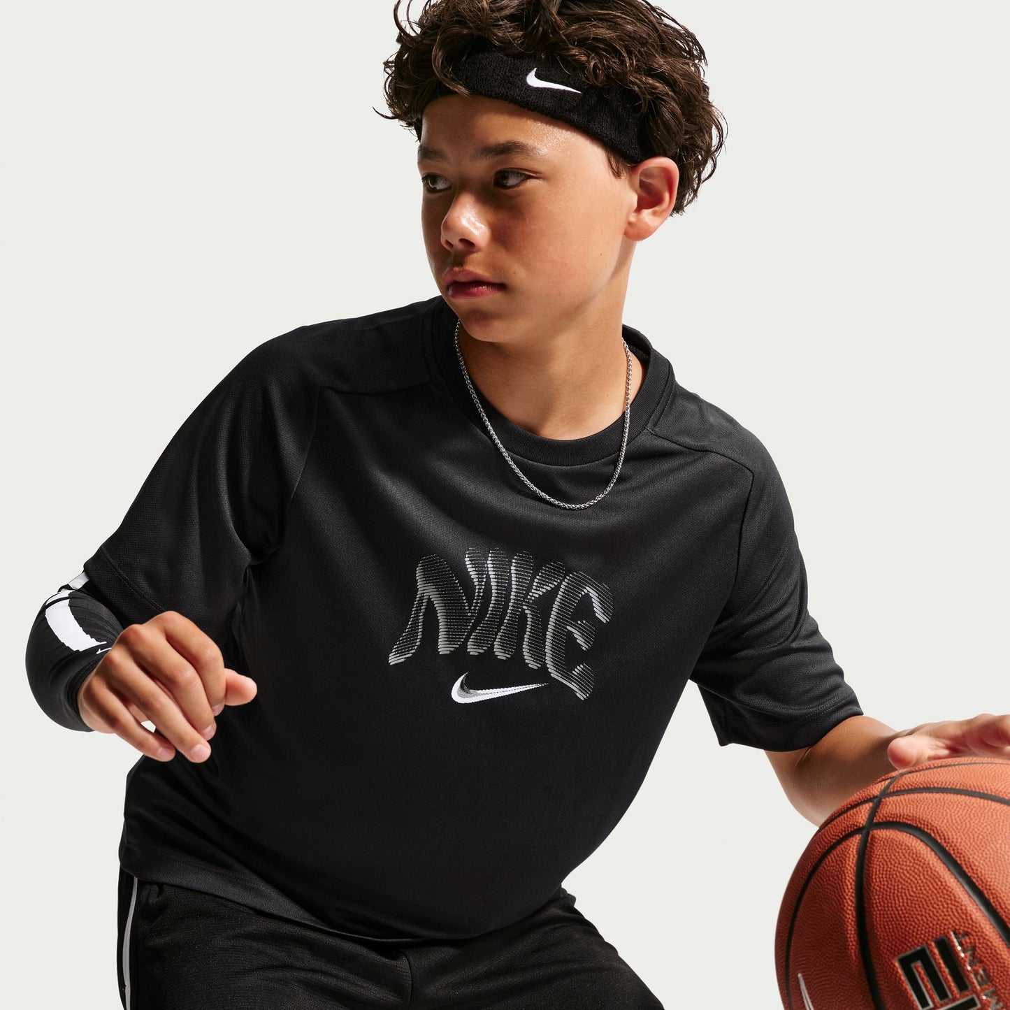 ナイキ YTH マルチ リフレッシュ S/S トップ IO0737-010 NIKE キッズ 半袖Tシャツ ジュニア スポーツウェア ブラック io0737-010