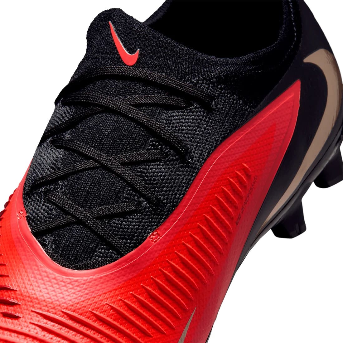 ナイキ ファントム 6 LOW プロ HG NIKE PHANTOM 6 PRO HG サッカースパイク 固定式 土グラウンド ハードグラウンド VNMSkin Flyknit Cyclone360 レッド ゴールド ブラック hq2316-600