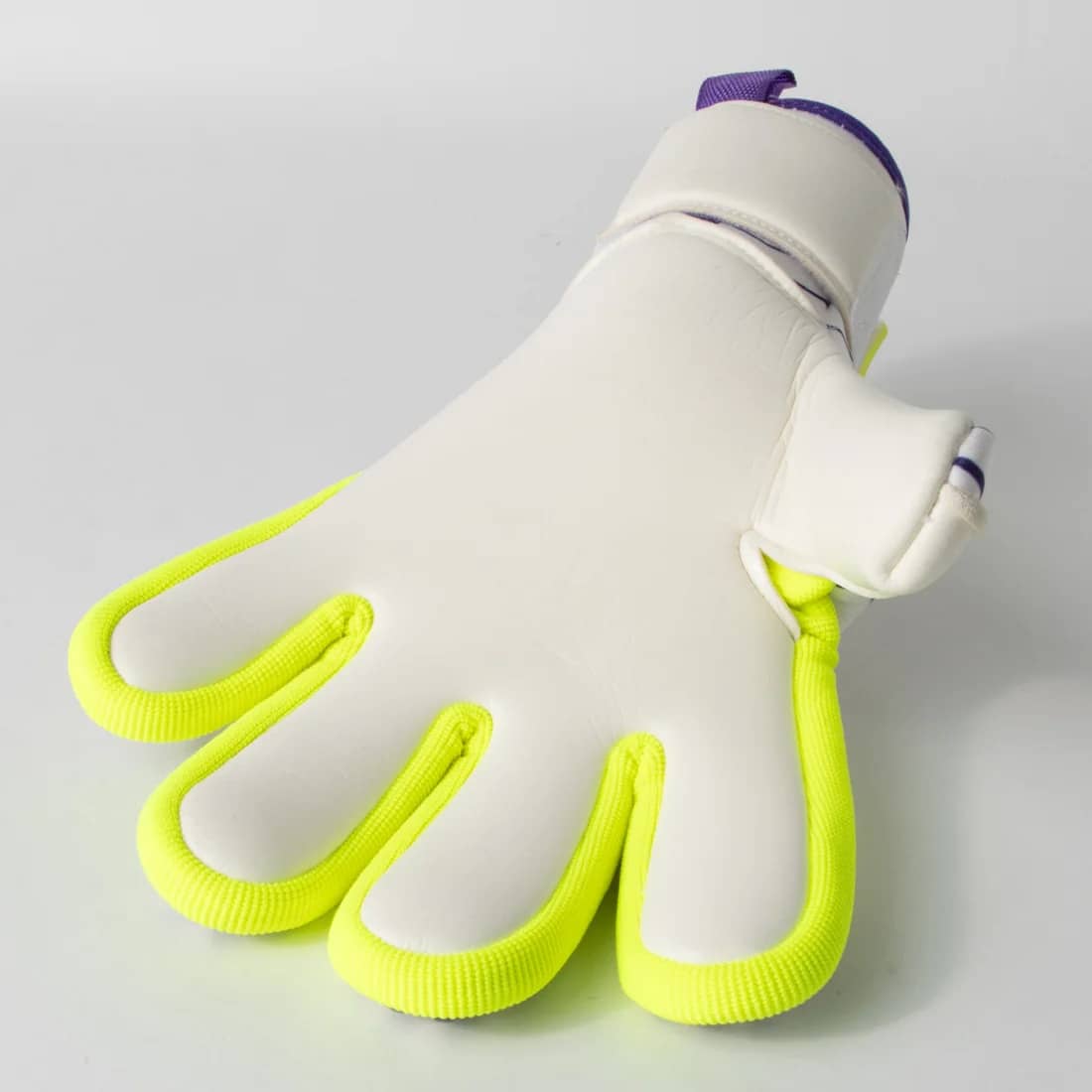 ガビックGAViCマトゥーイノベーティブプロGKグローブキーパーグローブサッカータイトフィット高グリップホワイトパープルgc3015-whppl